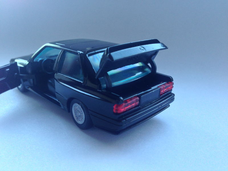Illustration for article titled Teutonic Tuesday - Gama BMW E30 M3